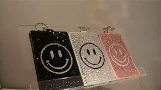 パスケース IDケース 定期入れ リール付き ネックストラップ ケース カバー スワロフスキー デコ スマイル ニコちゃん