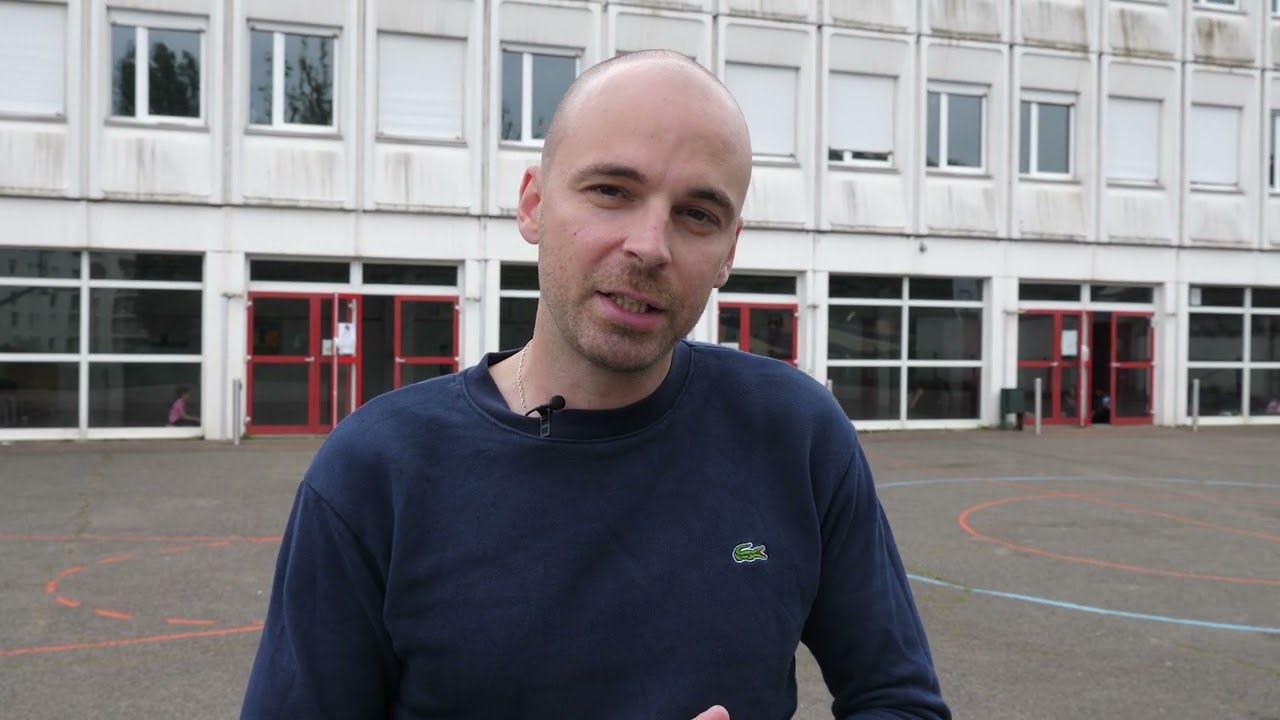 Sensibilisation au handicap à l’école : les enfants construisent une rampe d’accès en Lego