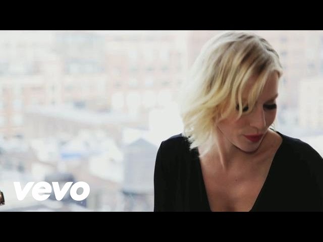 Shake Up Christmas 2011 (Official Coca-Cola Christmas Song) (Live From New York)