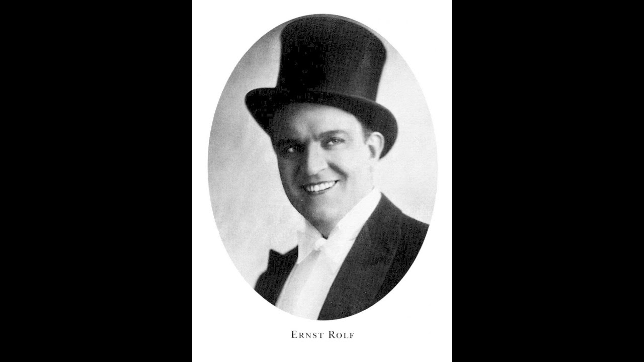 Ernst Rolf sings