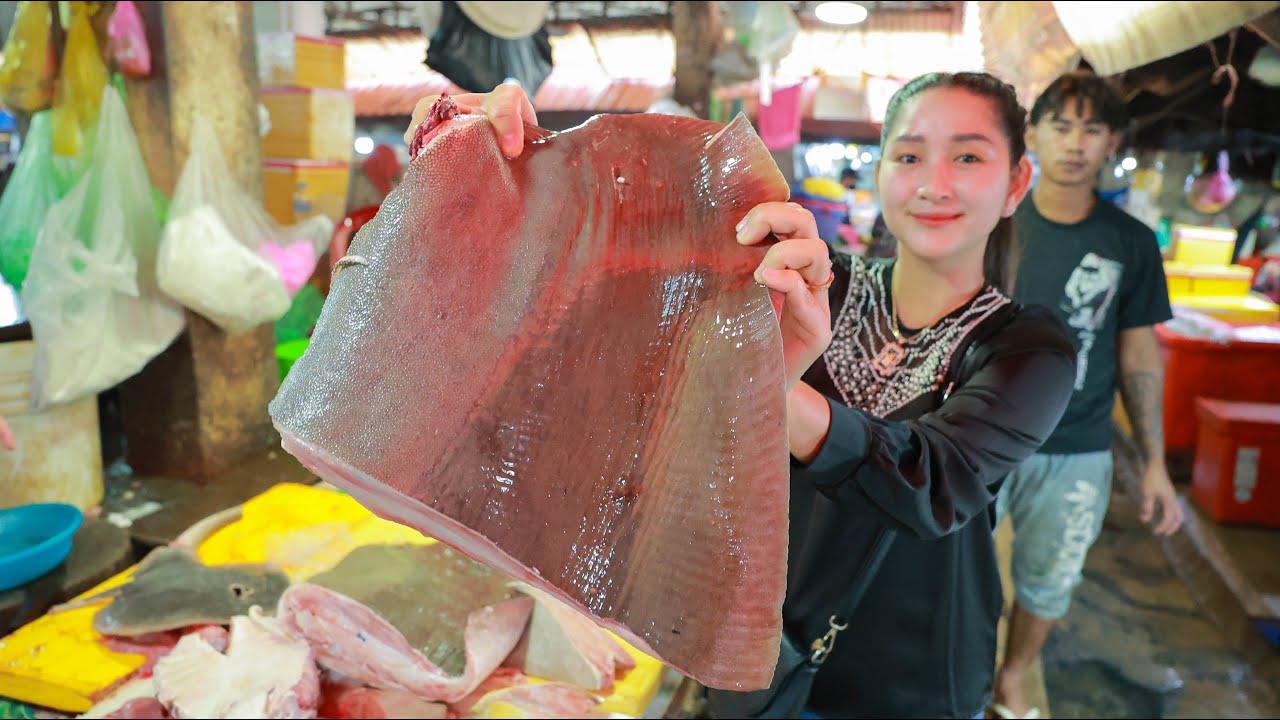 Kampot Market Show, Buy Big Part Of Stingray For Yummy Deep Fry Recipe Stingray Eat Dipping