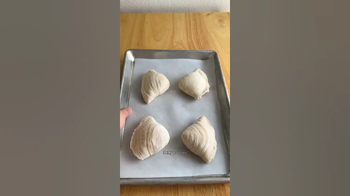 Trying Trader Joe's NEW Sfogliatella Pastry #traderjoes #foodreview #tastetest - DayDayNews