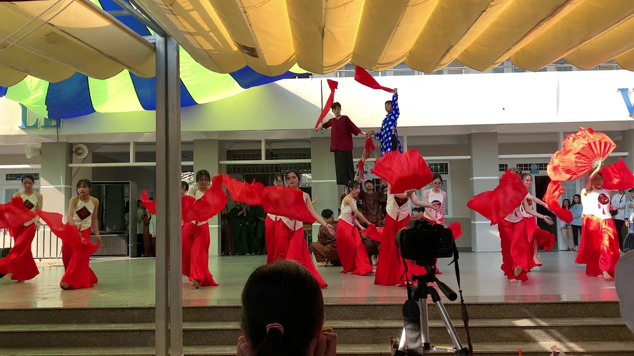 Múa mashup Son + lạc trôi( cover).