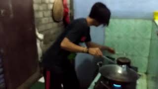 Video viral koki joget santai