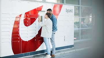 How do you send a parcel using the parcel locker?