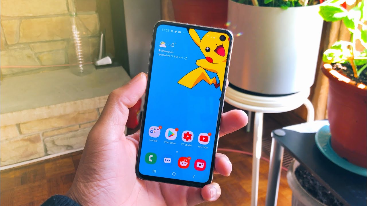 ⁣Samsung Galaxy S10e Review - 2 Months Later