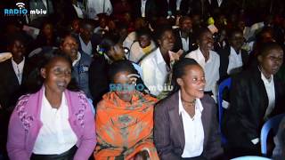 WIMBO WA EKARISTI ULIVYOIMBWA KWA LUGHA YA ASILI KATIKA MKESHA WA HIJA NYAKIJOGA. HAKIKA INAPENDEZA