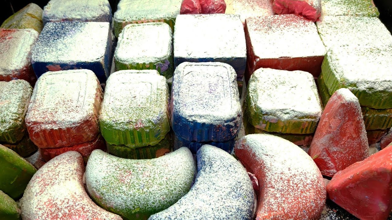 Gym chalk soft. Crunchy. Fluffy. Dusty. Oddlysatisfying #asmr #relaxing #satisfying 