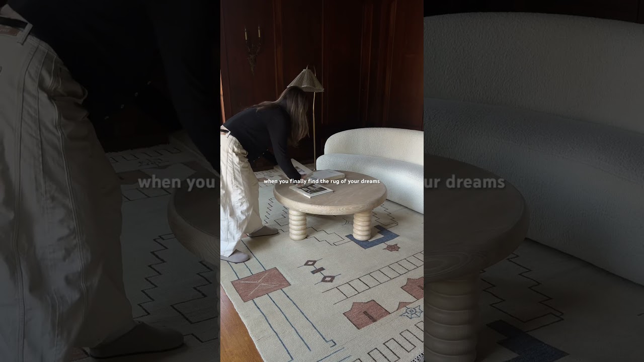 A moment for our new Cardona Hand-Knotted Wool Rug 🕯️ 