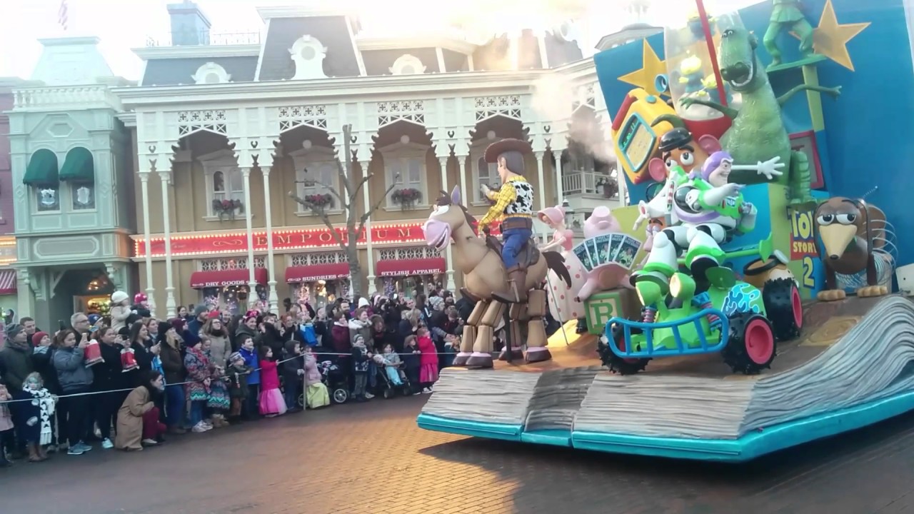 ディズニーランド　パリ　パレード