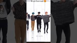 BTS ARMY❣️ look at V #bts #kpop #jungkook