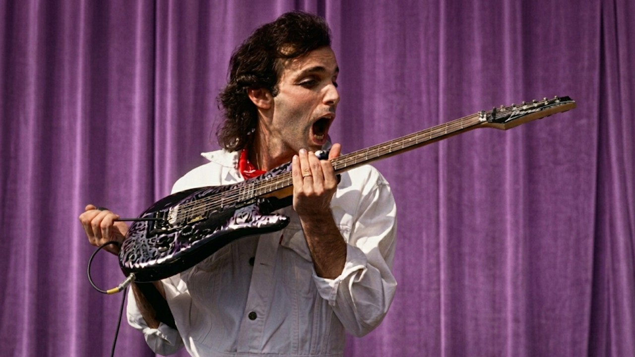 JOE SATRIANI diz que seu próximo álbum colaborativo com STEVE VAI