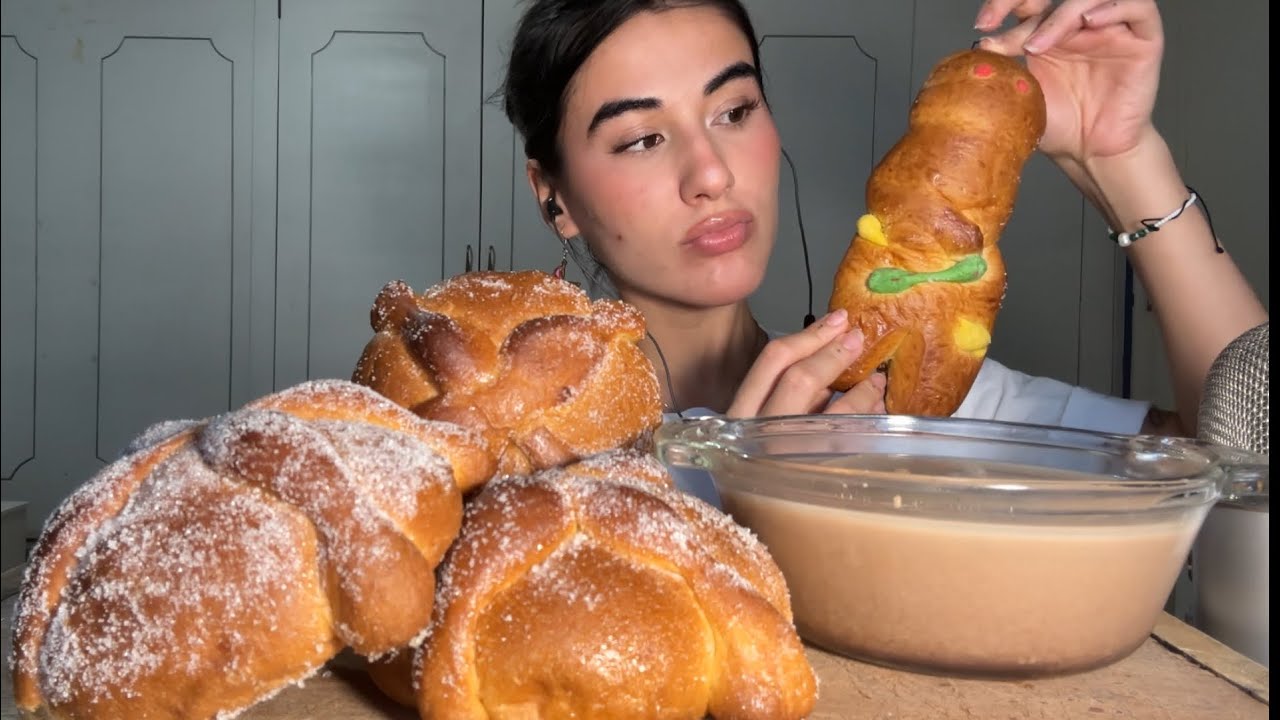 ASMR ♡ COMIENDO PAN DE MUERTO 💀 // “DIA DE LOS MUERTOS” BREAD mukbang