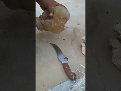 السلام عليكم   عنبر الحوت لمن لديه الرغبه فالشراء