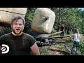 Mueven tanques de agua con más de 200 litros | Alaska: Hombres Primitivos | Discovery Latinoamérica