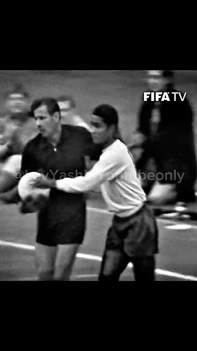 Yashin vs legends#yashin#goalkeeper#vintagefootball#ballondor#garrincha#eusébio#puskas#pele#viral