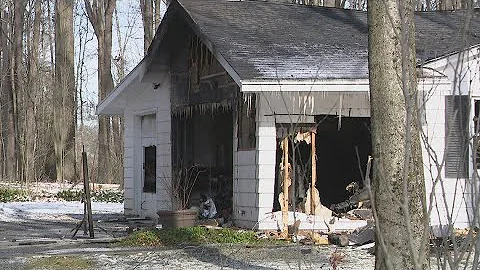 2 firefighters injured while battling Solon house fire; family displaced after 'major damage'