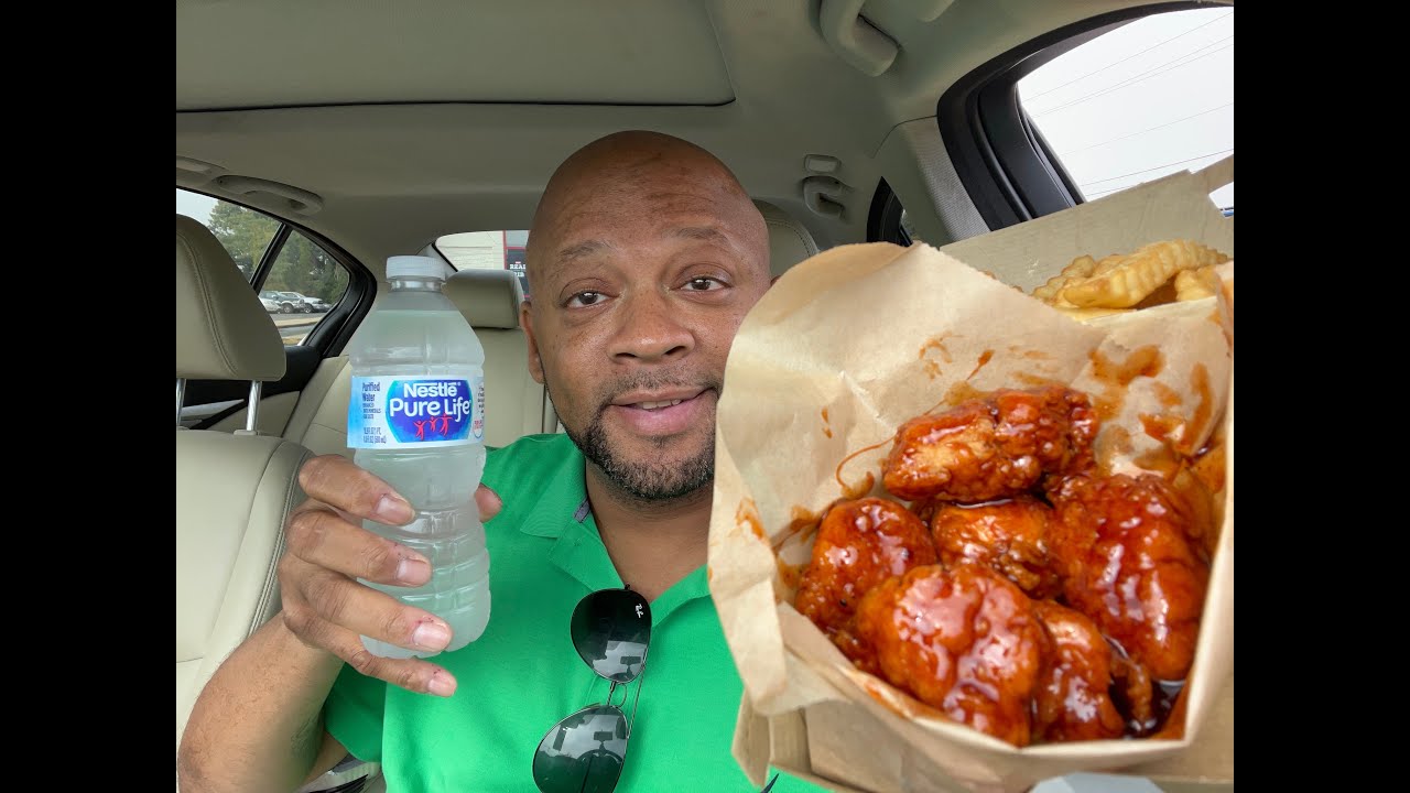 Arby's NEW Honey Hot Boneless Chicken Wings Review! Do they bring the HEAT??