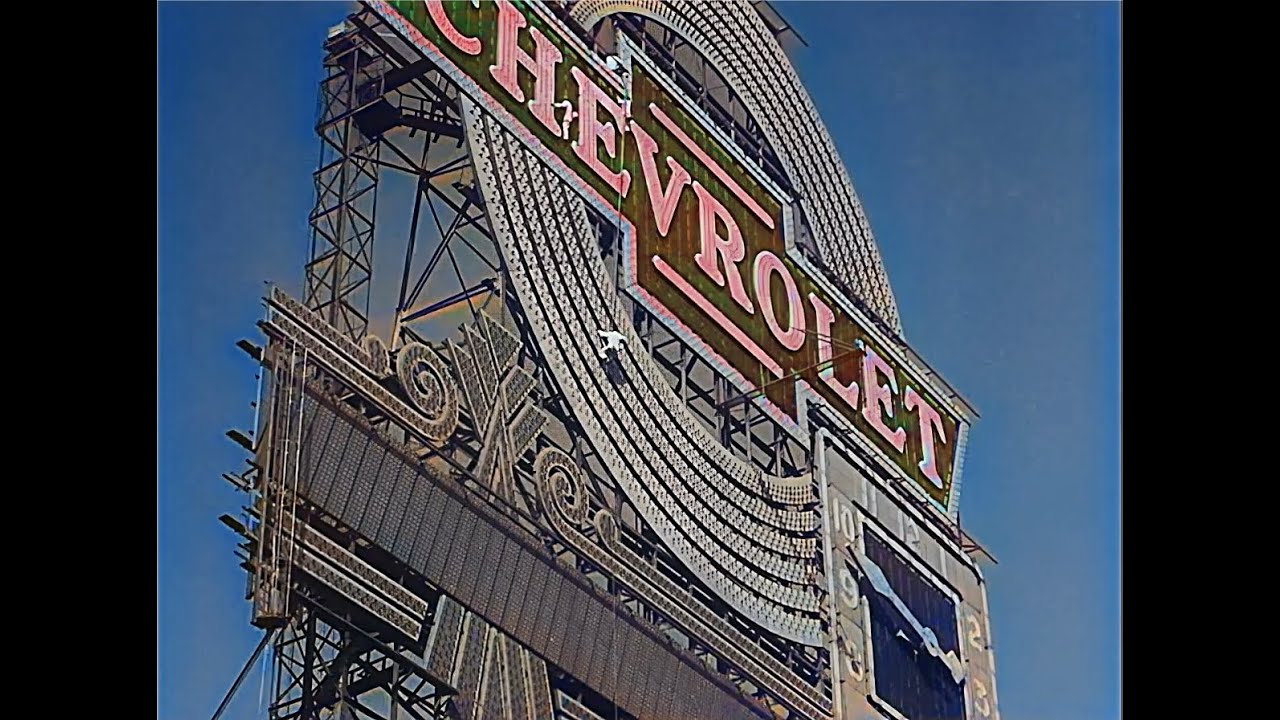 The technology behind the dazzling neon lights in New York in the 1930s in color! [A.I. enhanced]