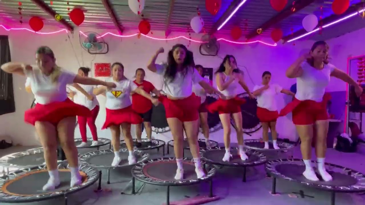 Bésame mucho 💋💋💋 GUARACHA JUMP #jump #jumpdance #jumpfit #jumpfitness #sanvalentin #annyfitness