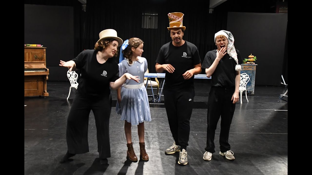 PREVIEW: Repetities Alice in Wonderland