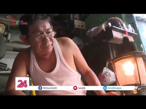 Video Người đàn ông đam mê đèn măng xông cổ| VTV24 - youtube
