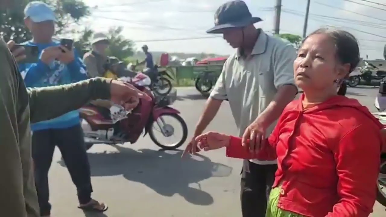 មានបញ្ហអ្វីទេគាត់ទៅលោតទឹក