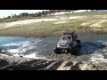 На крутую горку джип 4х4 тюнинг Бомба на мостах газ66 арочные колеса off-road 4x4 грязь