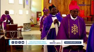 Maandamano ya Misa ya kumuombea Hayati Askofu Mkuu Novatus Rugambwa katika Kanisa Kuu Jimboni Bukoba