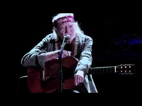 Willie Nelson &
