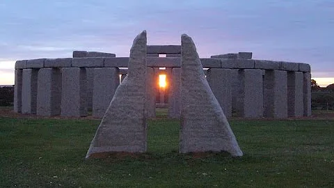 Qual a finalidade do monumento Stonehenge?
