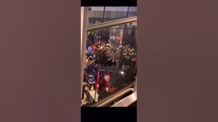 Fans breaking into Wizkid’s concert in London o2...😳 #wizkid #london #concert #fyp