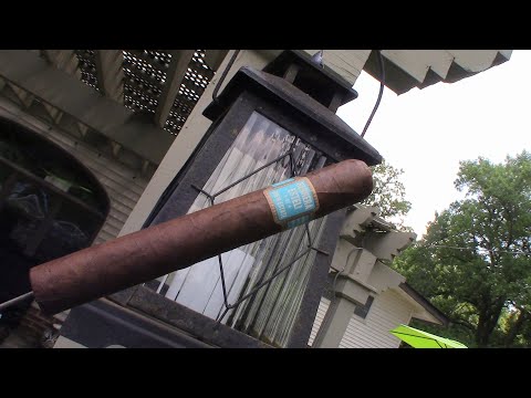 Herrera Esteli Brazilian Maduro / Back Porch Cigar Reviews