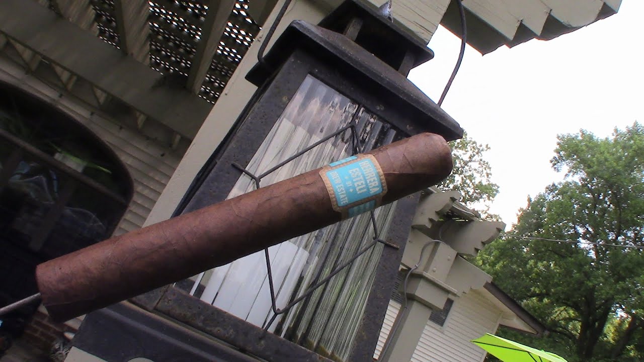 Herrera Esteli Brazilian Maduro / Back Porch Cigar Reviews