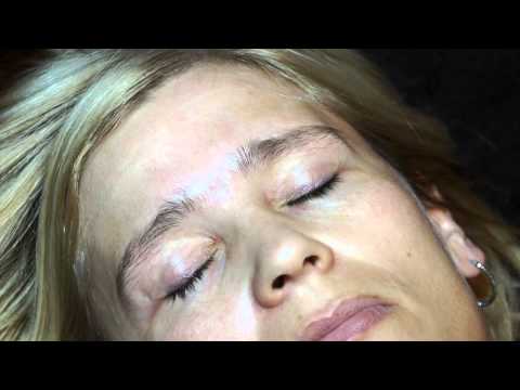 Eyelash tint in the eye? How to do an eye bath & fix contra-actions on yourself or a client #beauty