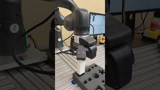 SymmGrid-Peg Insertion Eval: 27x27 branches | 0.30m workspace width + Live Disturbances