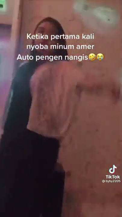 cewek jilbab coba minum Amer #shortvideo #short #viral