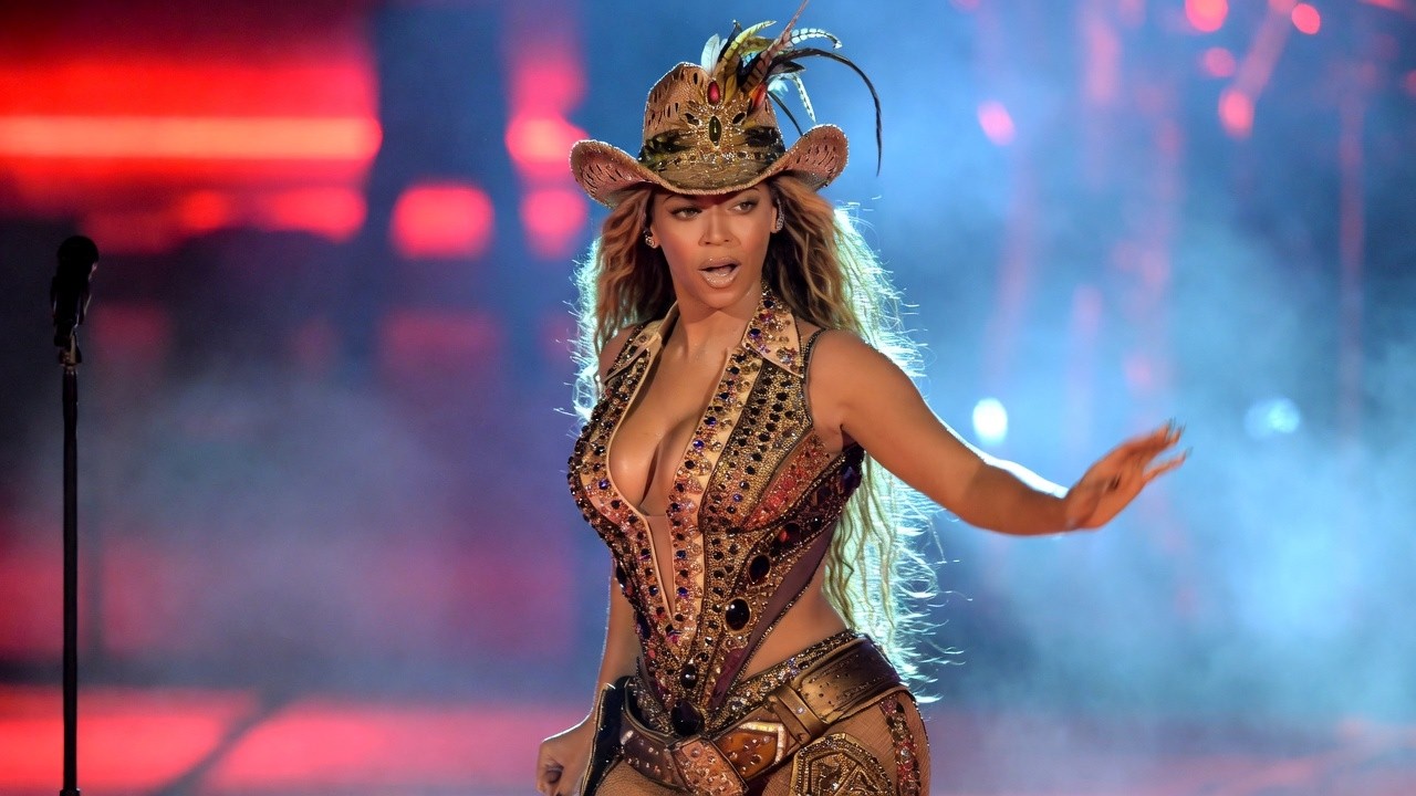 Beyoncé feat. Safon - TEXAS HOLD 'EM | Wild West Performance