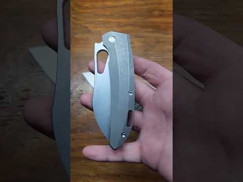 Thumbhole Thursday Knife Carry
