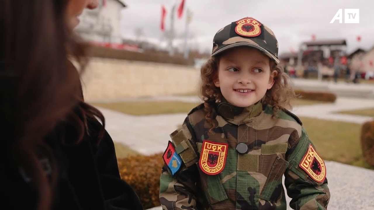 Vogëlushja emocionon në mes të Prekazit: I kërkova mamit e babit mu kthy nga Gjermania