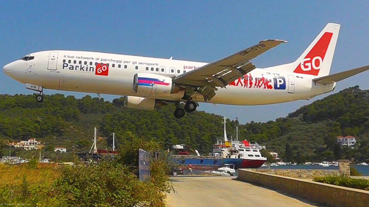 super-low-737-landing-at-skiathos-the-second-st-maarten-plane