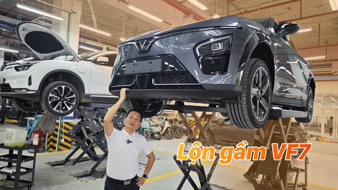 Lộn gầm VinFast VF7: Bất ngờ đến từ CỤM PIN! | WhatcarVN 