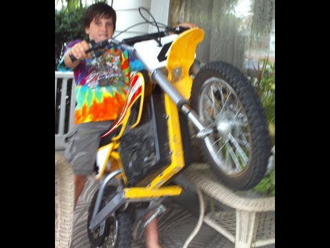Razor MX 650 Wheelie Kid ( This is Really Funny ) - YouTube