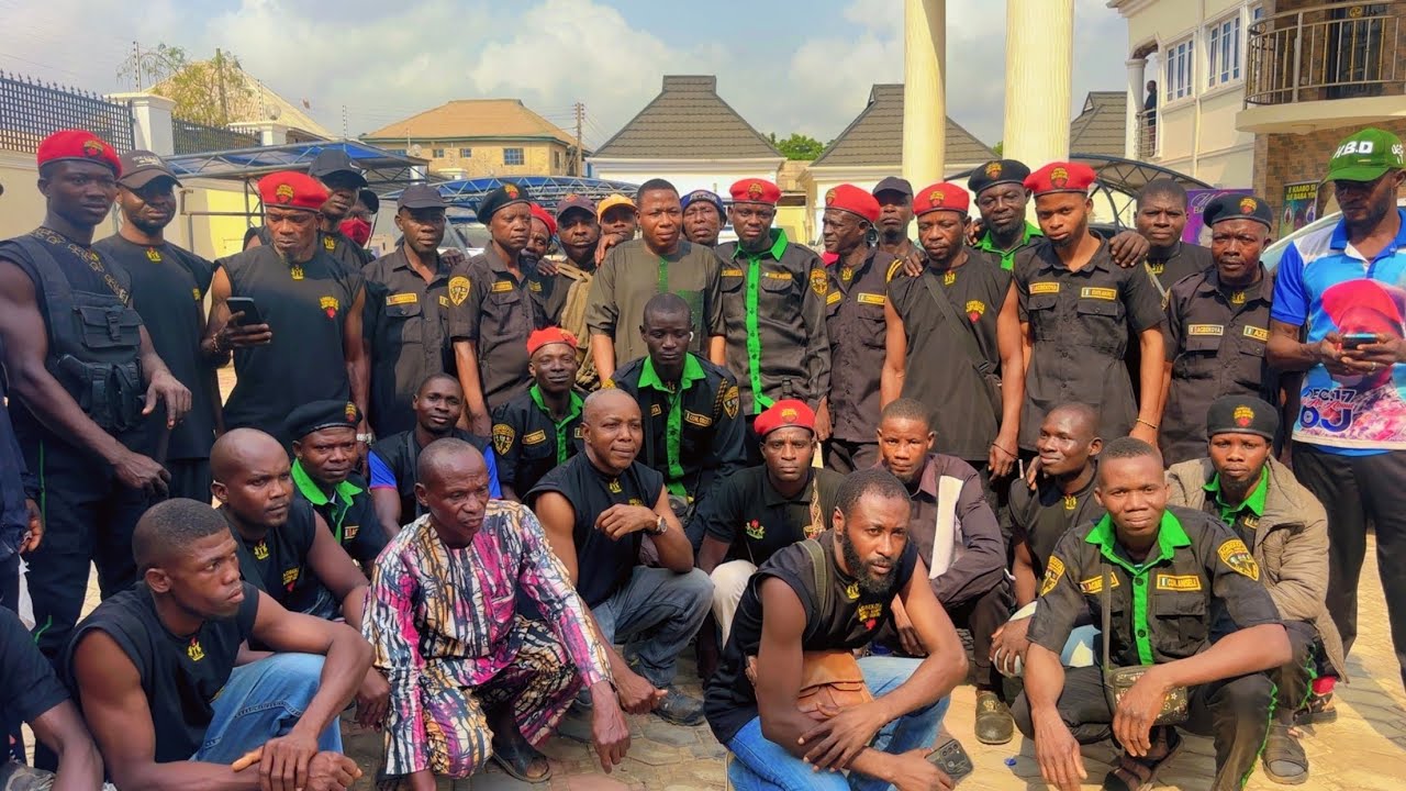 EGBE APAPO AKINKANJU OMO YORUBA SE ABEWO SI ILE OLOYE SUNDAY IGBOHO