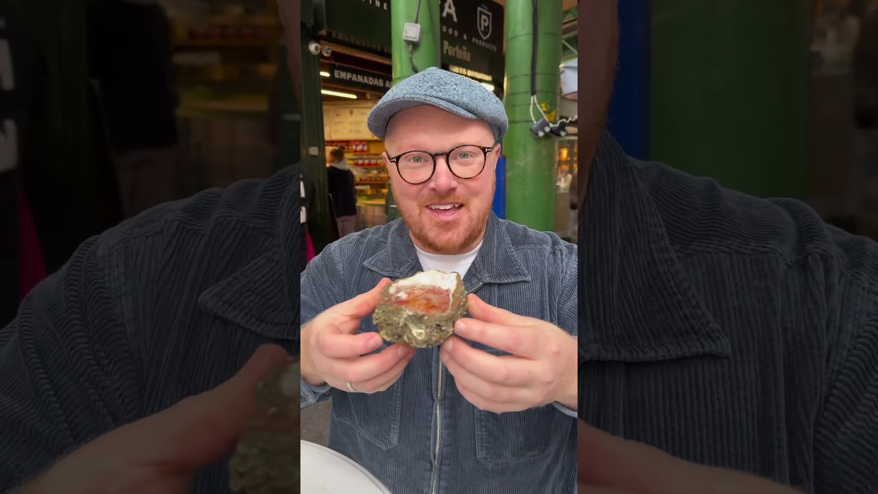 Trying the biggest oyster in London #foodie #oyster #london #boroughmarket