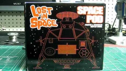An OoB Review - Moebius Models Prebuilt Lost In Space 