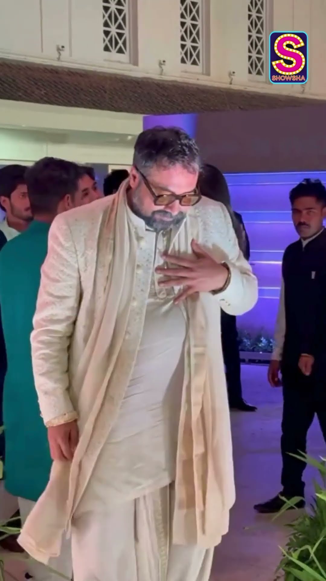 Anurag Kashyap Gets Emotional As He Sees Off Guests At Aaliyah’s Wedding | N18S