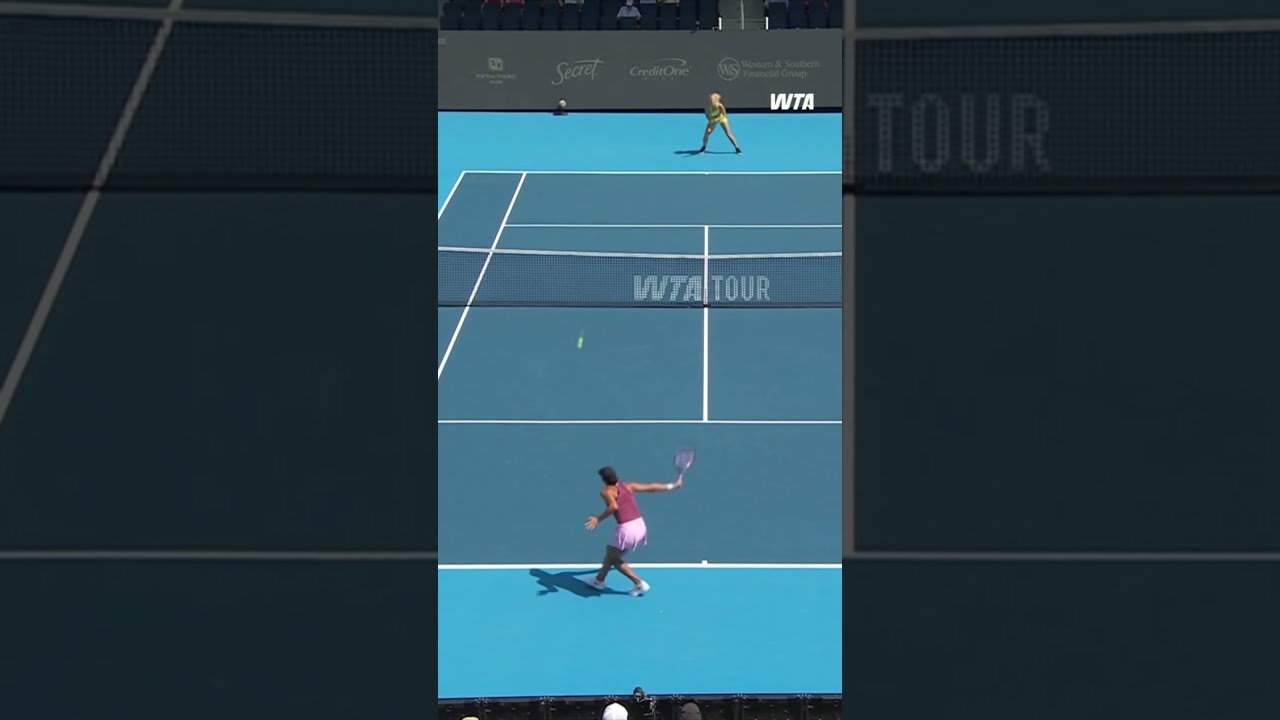 Getting to EVERYTHING 👏 Madison Keys is in control against Siniakova in Cincy! #CincyTennis