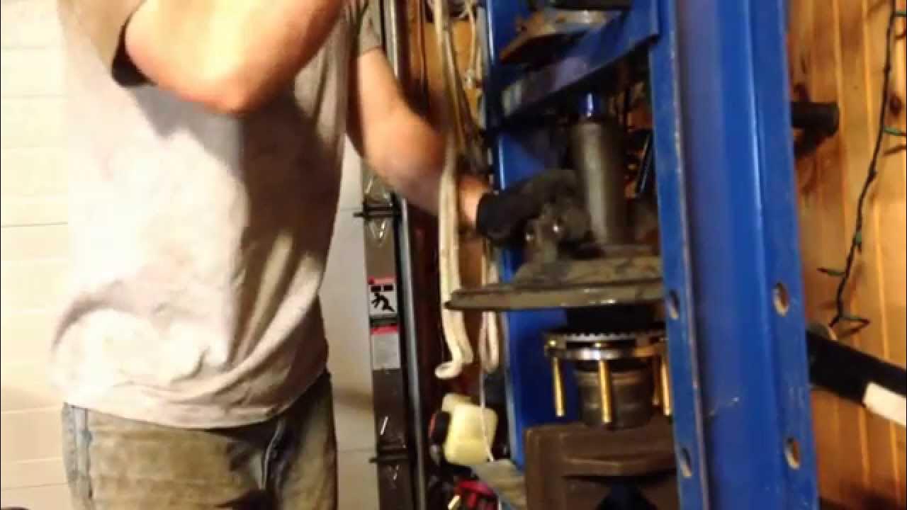 Pressing in a Subaru rear wheel bearing at home. - YouTube