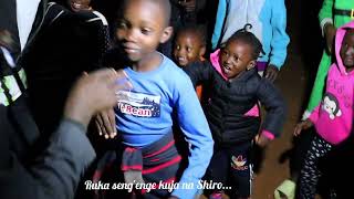 Iyanii Ft Mwanaa Vijana Barubaru Cedo - Kifo Cha Mende Official Parody Video